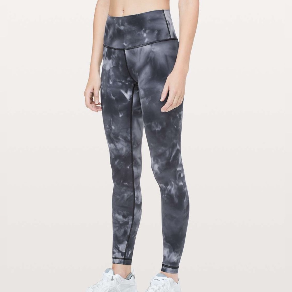 ☑️All in motion Black and Gray Patterned Leggings